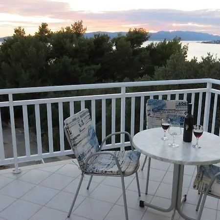 Studio In With Sea View, Terrace, Air Conditioning, Wi-fi Apartment Orebic